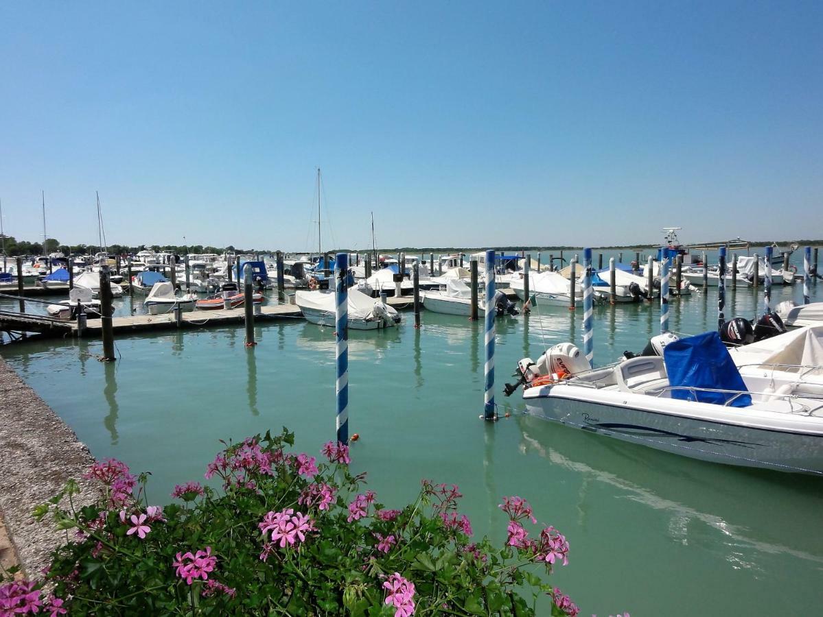 Villa Regina Bibione Bagian luar foto